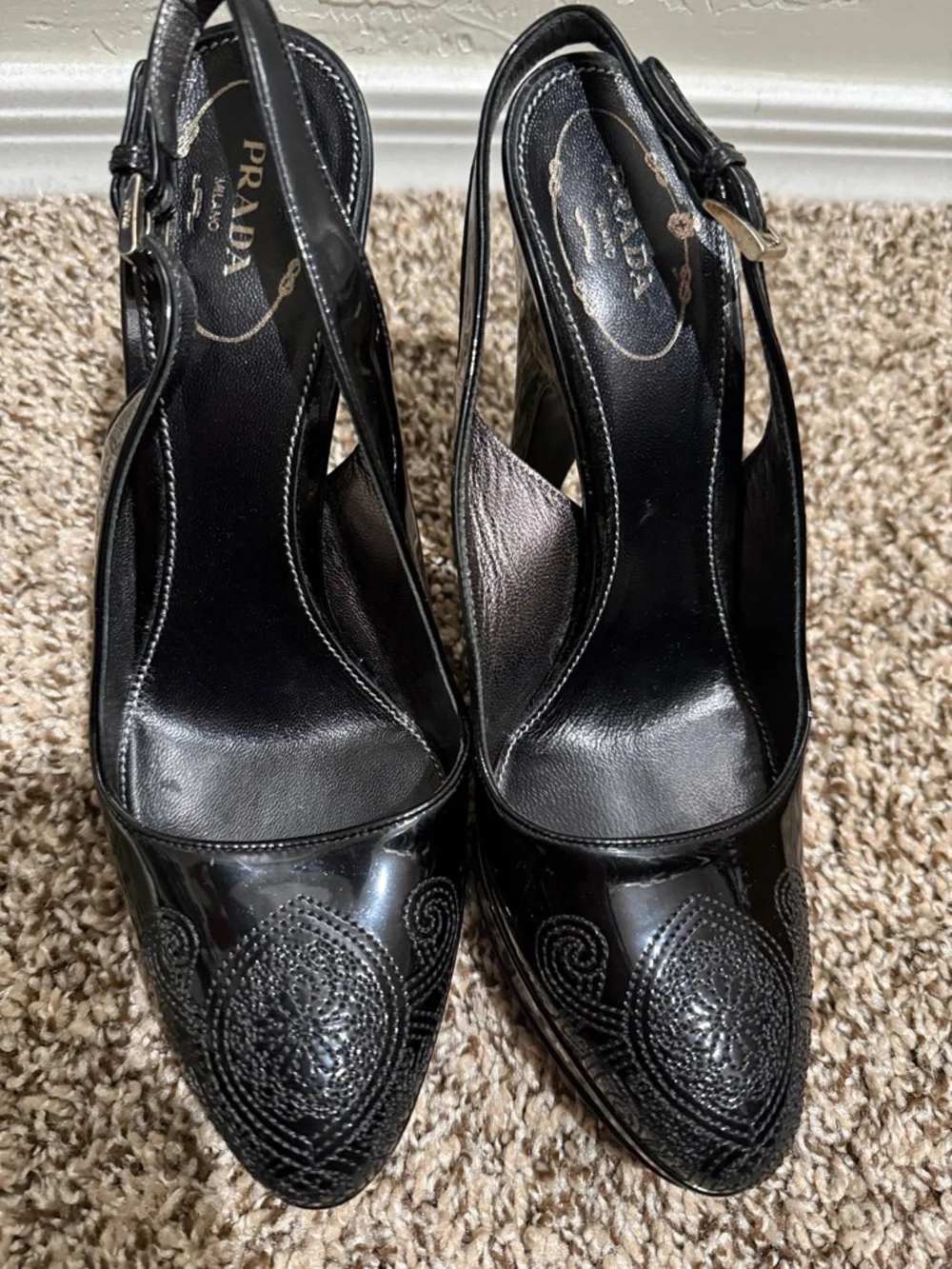 Vintage Prada Black Patent Leather Slingback Pumps with Decorative Toe - Picture 2 of 8